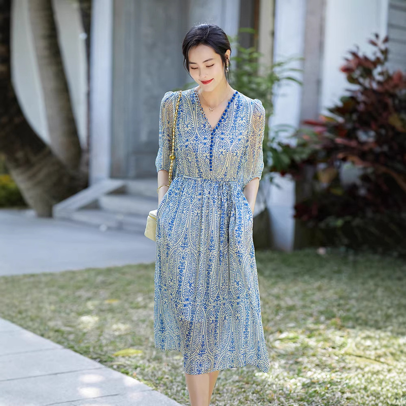 90288 Summer Elegant Style Women's Silk Half-Sleeve V-Neck A-Line Dress with Blue and White Porcelain Floral Print