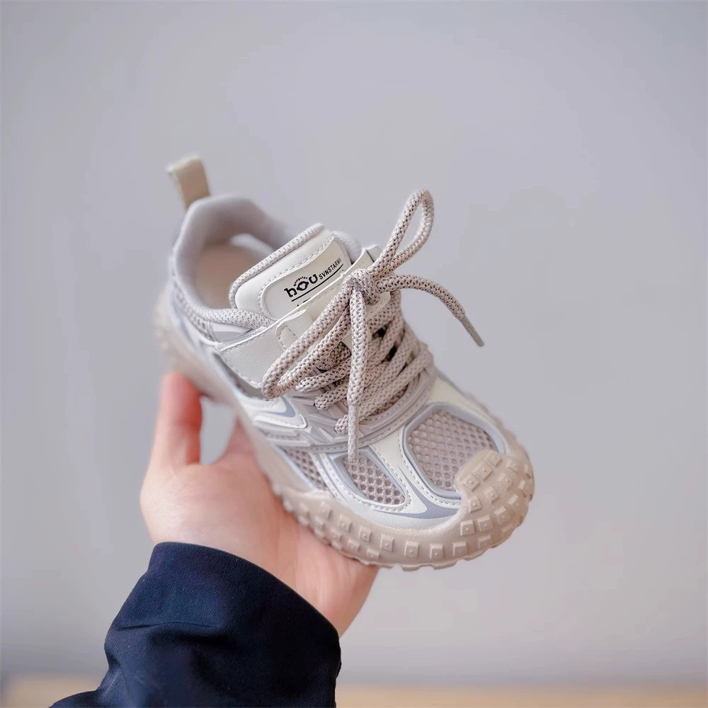 Дно шины детские дикие кроссовки 2025 весна лето новый сетчатый мальчик обувь для девочек сандалии