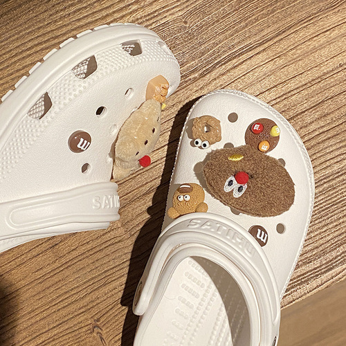 Hole shoe accessory buckle, plush big-eyed red nose cookie DIY resin shoe surface accessories, decorative item, detachable