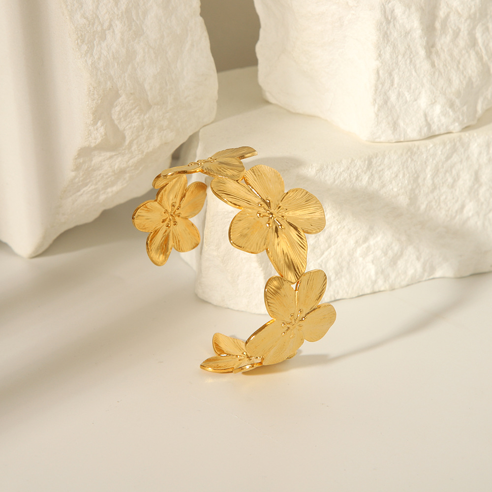 Celebridades de Internet europeas y americanas retro acero inoxidable exagerado industria pesada patrón de martillo apertura de flores pulseras de alta gama joyería de moda