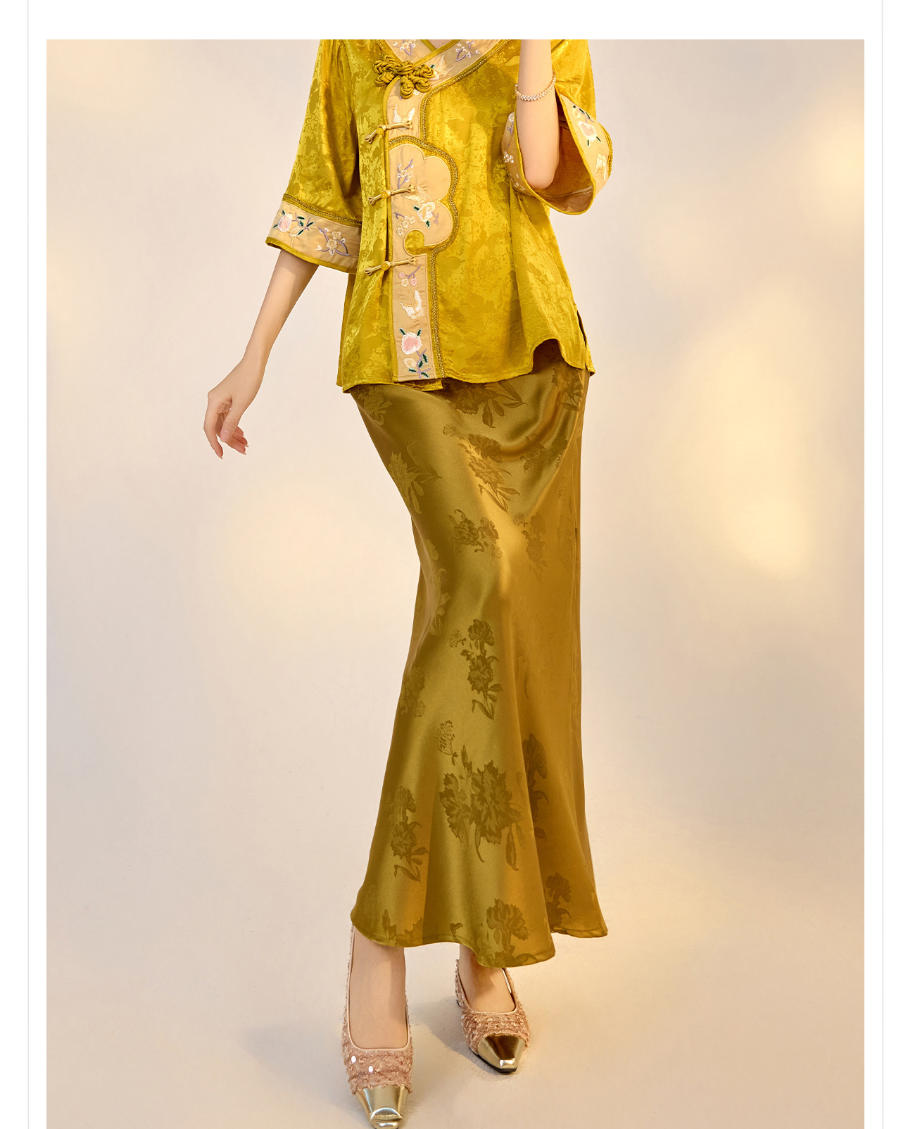 Chân váy midi acetate in hoa phong cách Trung Quốc mới 2025, dáng dài vạt rộng — Màu đen, Màu vàng, Màu hồng, Màu trắng chi tiết 7