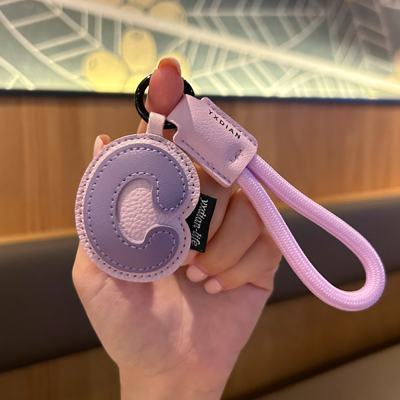 クリエイティブレザー 26 英字キーホルダー絶妙なレザーシンプルなカップルバッグペンダント小さなギフト|undefined