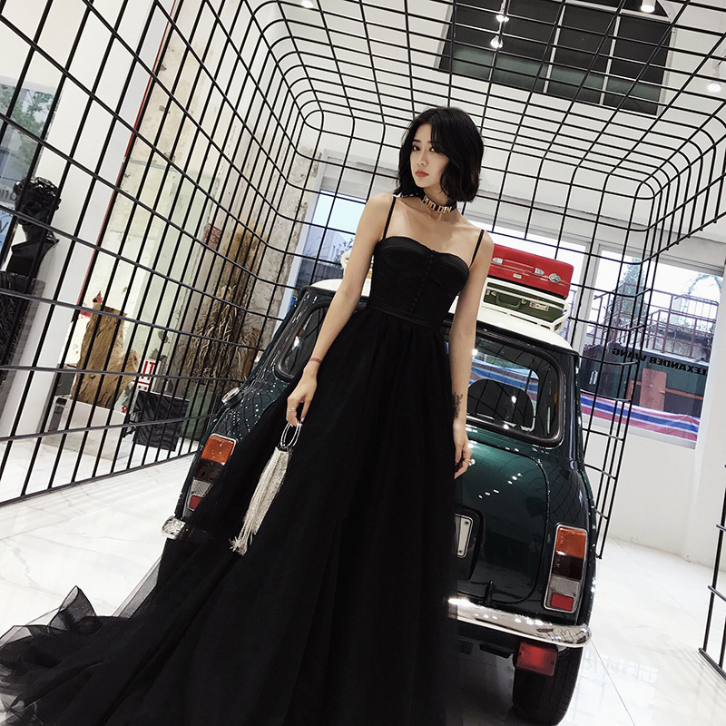 Vestido de noche para mujer, nuevo estilo 2026, vestido de banquete, fiesta de reunión anual, vestido de malla adelgazante negro sin tirantes para anfitriona