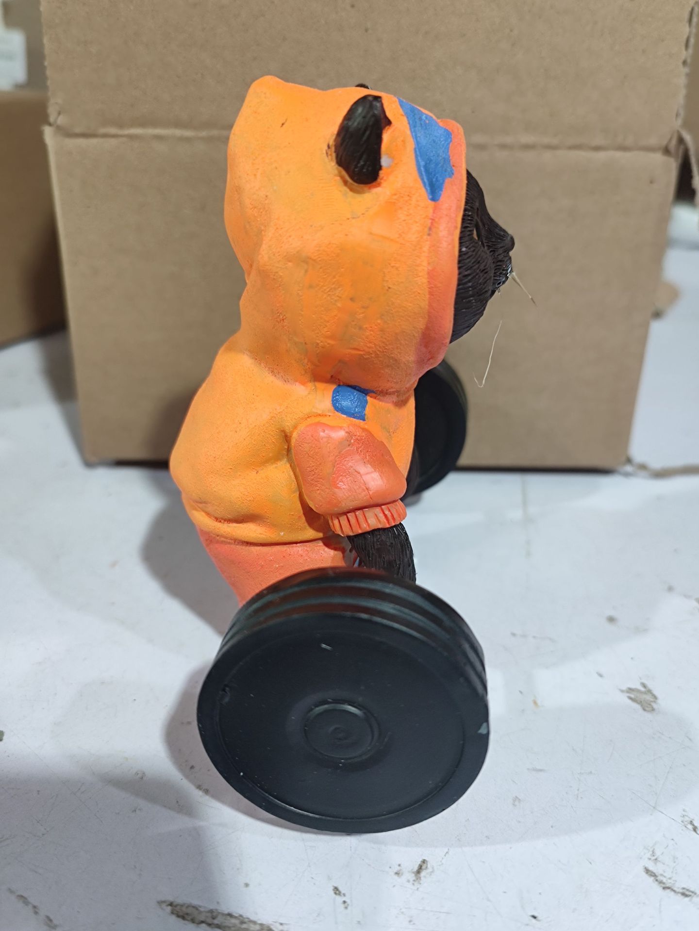 Home decoration Cute Fitness Cat Sculpture_voghion.com