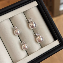 �羳���u�O���R��������Ů����������Ů�߼��б�ѩ�ʹڶ��h���