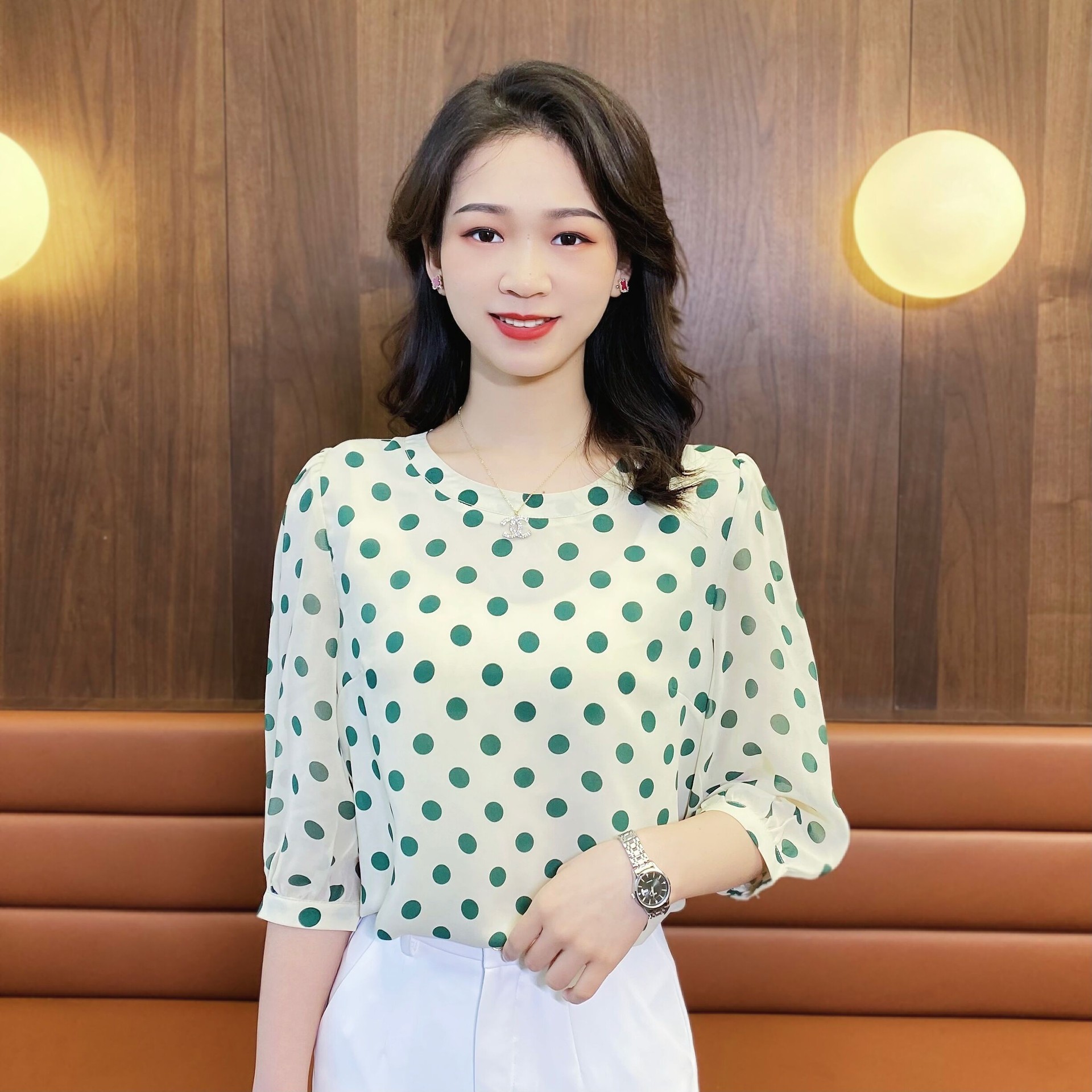 The new summer round-neck polka dot stylish and youthful chic top for women. The new summer design is a loose half-sleeved shirt pic 6