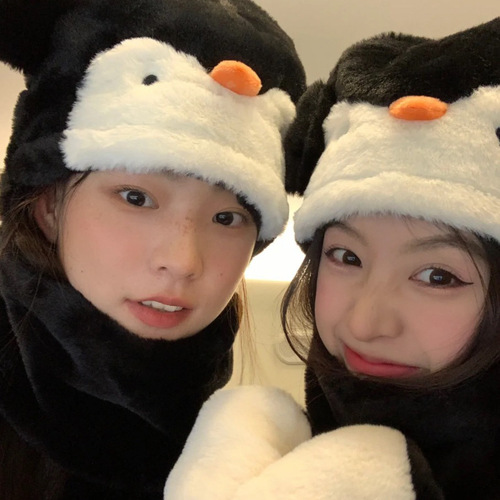 Minority Design Penguin Set Autumn and Winter Girl's Heart Cartoon Thickened Warm Scarf Gloves Integrated Hat 