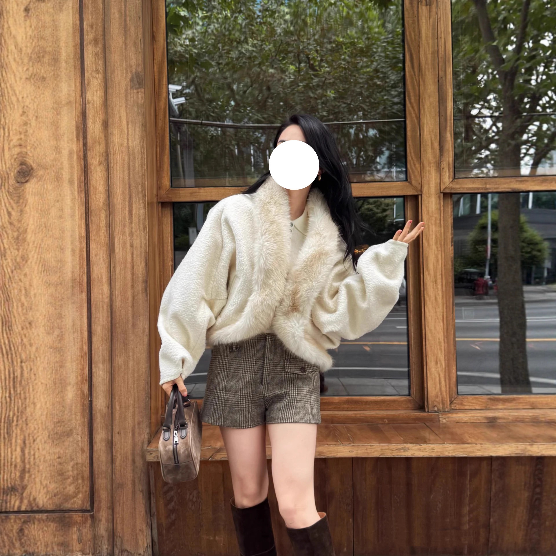 25Aw French Winter Accessible Luxury Elegant Cocoon Wool Woolen Fur Collar Cardigan Jacket Top for Women