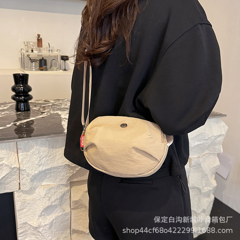 跨境时尚通勤多隔层大容量单肩斜挎椭圆包轻便休闲手机零钱小圆包|undefined