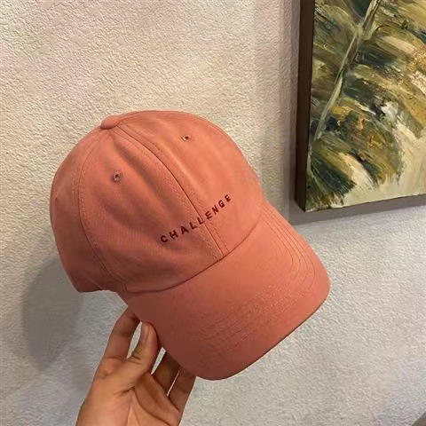 Gorra de béisbol japonesa pequeña letra fresca bordada gorra de pico simple para hombres y mujeres sombrero casual cara de aspecto pequeño sombrero de pareja de estilo de Hong Kong