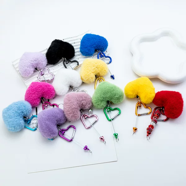 Manufacturer Wholesale New DIY Beaded Fur Ball Carabiner Wholesale Creative Plush Accessories Pendant Heart Carabiner