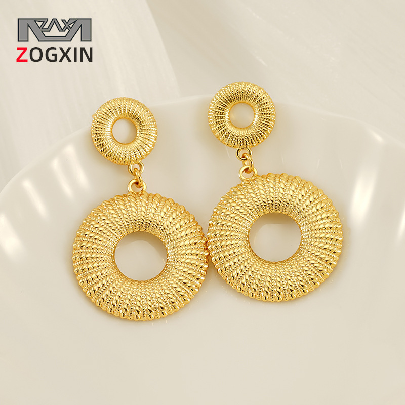 Nuevos pendientes de estilo ins de acero inoxidable europeo y americano de 18K pendientes de moda transfronteriza para damas de acero de titanio de todo fósforo pendientes de alta calidad