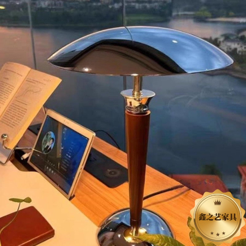 Medieval American Bauhaus Table Lamp Solid Wood Living Room Study Bedroom Bedside Lamp B&B Simple Retro Decorative Table Lamp