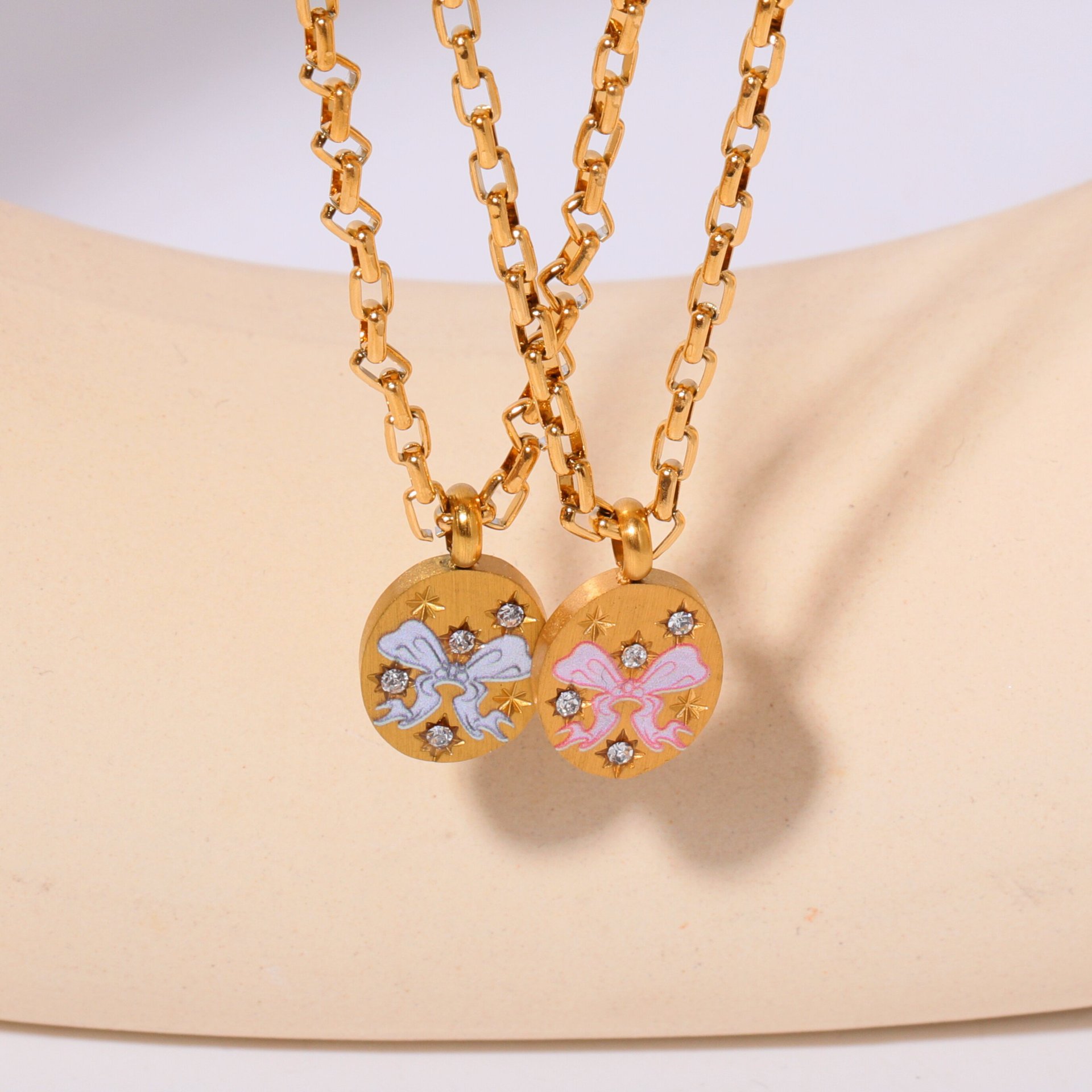 Unisex Gender Casual Style PVD Coated Bow Knot 304 Stainless Steel Casual Waterproof Non Tarnish 304 Stainless Steel Pendant Necklace