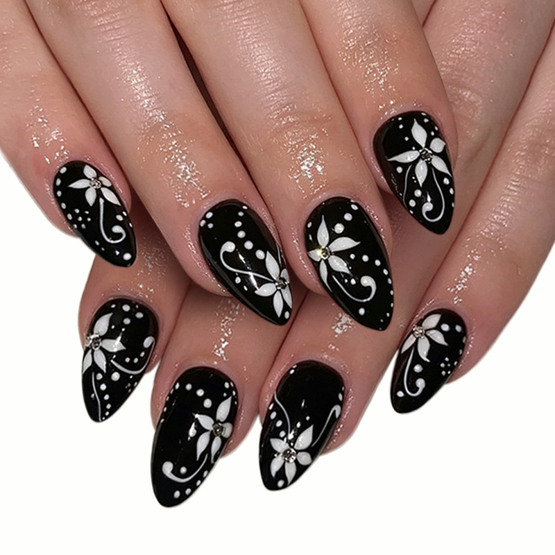 Short almond-shaped, glossy, European and American style, cross-border, Y2K-inspired, black and white floral, glittery, sweet and cool, edgy girl style, 24-piece set of press-on nails Short almond-shaped, glossy, European and American style, cross-border, Y2K-inspired, black and white floral, glittery, sweet and cool, edgy girl style, 24-piece set of press-on nails