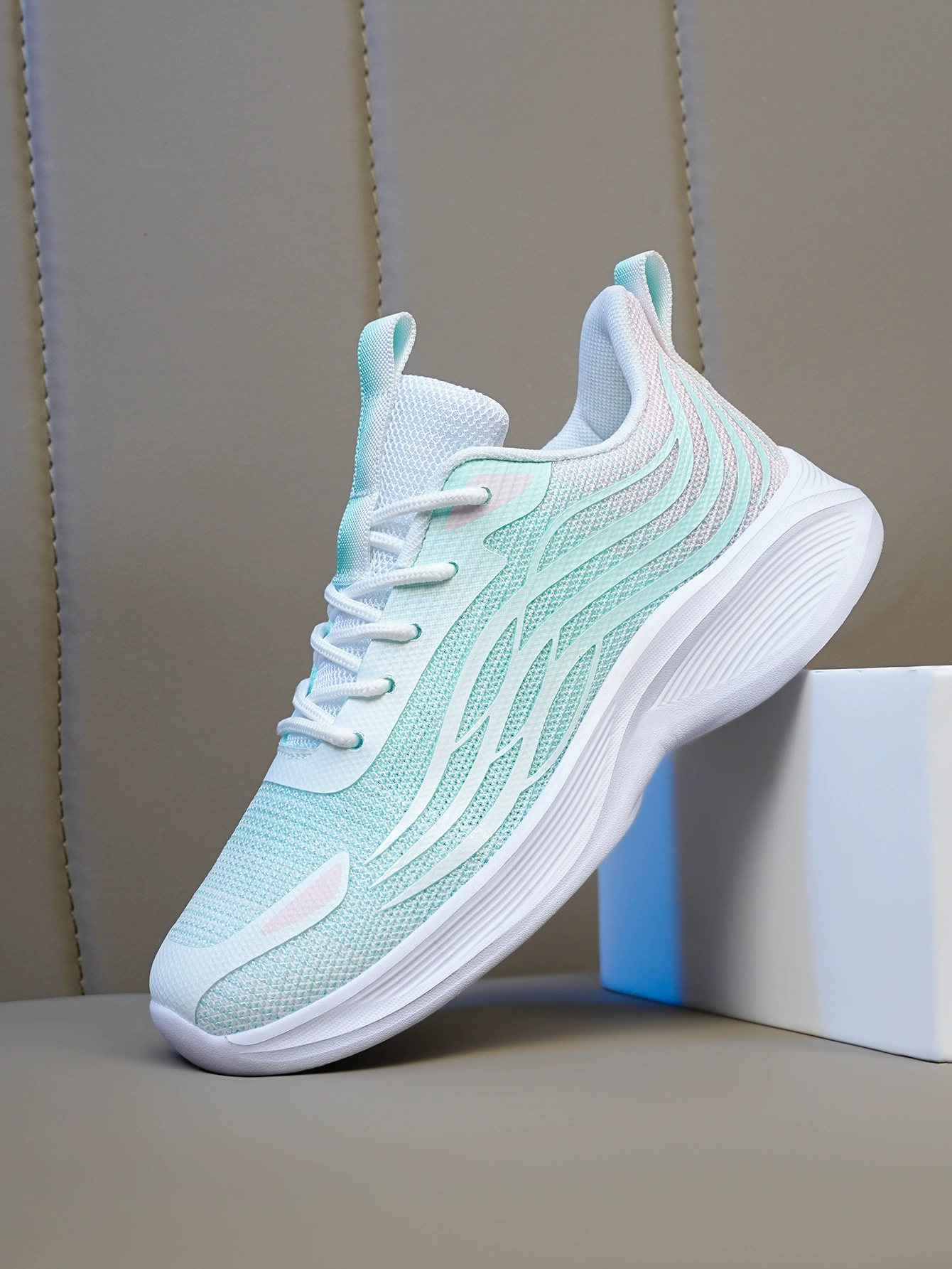 Женская обувь через границу, сверхлегкие кроссовки, весна 2025, новые дышащие кроссовки, женская мягкая эластичная амортизирующая спортивная обувь для женщин