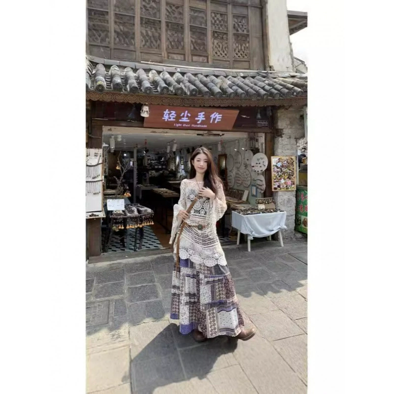 Пляжный курортный ветер полые свободные трикотажные блузки женские летние новые контрастные сшитые юбки