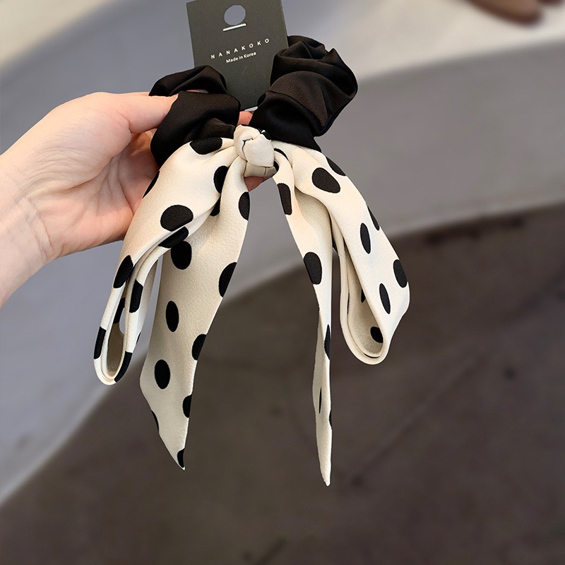 Elegante elástico de cabelo com laço e poás estilo hepburn_voghion.com