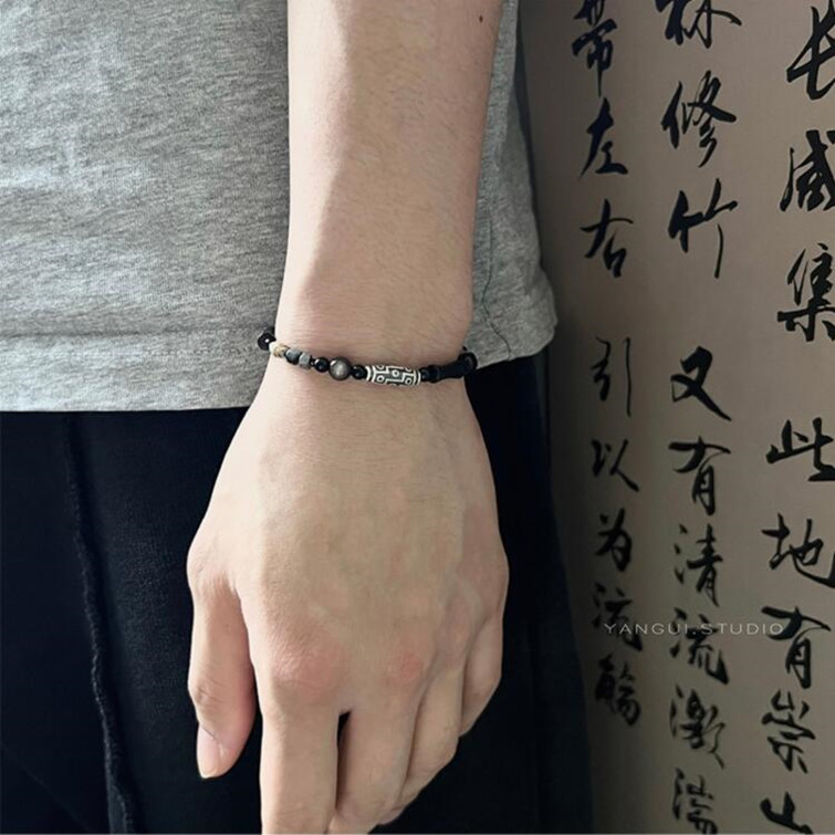 Small design retro bracelet