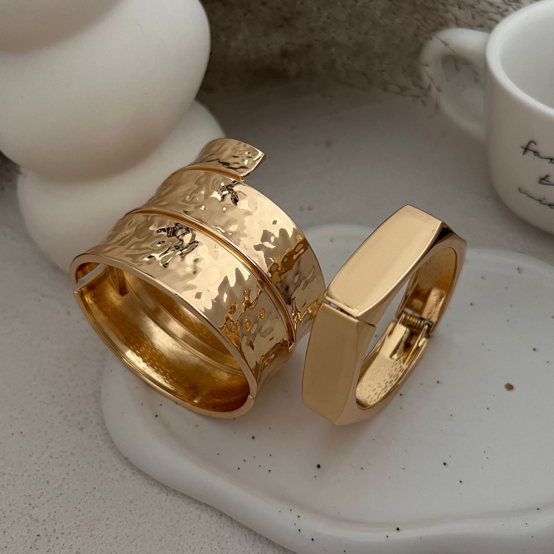 Women's Gender Simple Style Solid Color Alloy Bangles Wholesale