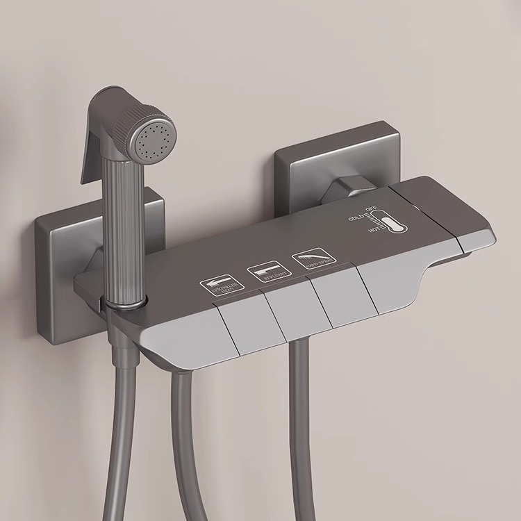 Ducha simple, baño de hotel, juego de ducha gris de mano, ducha cuadrada sobrealimentada de ingeniería, ducha al por mayor