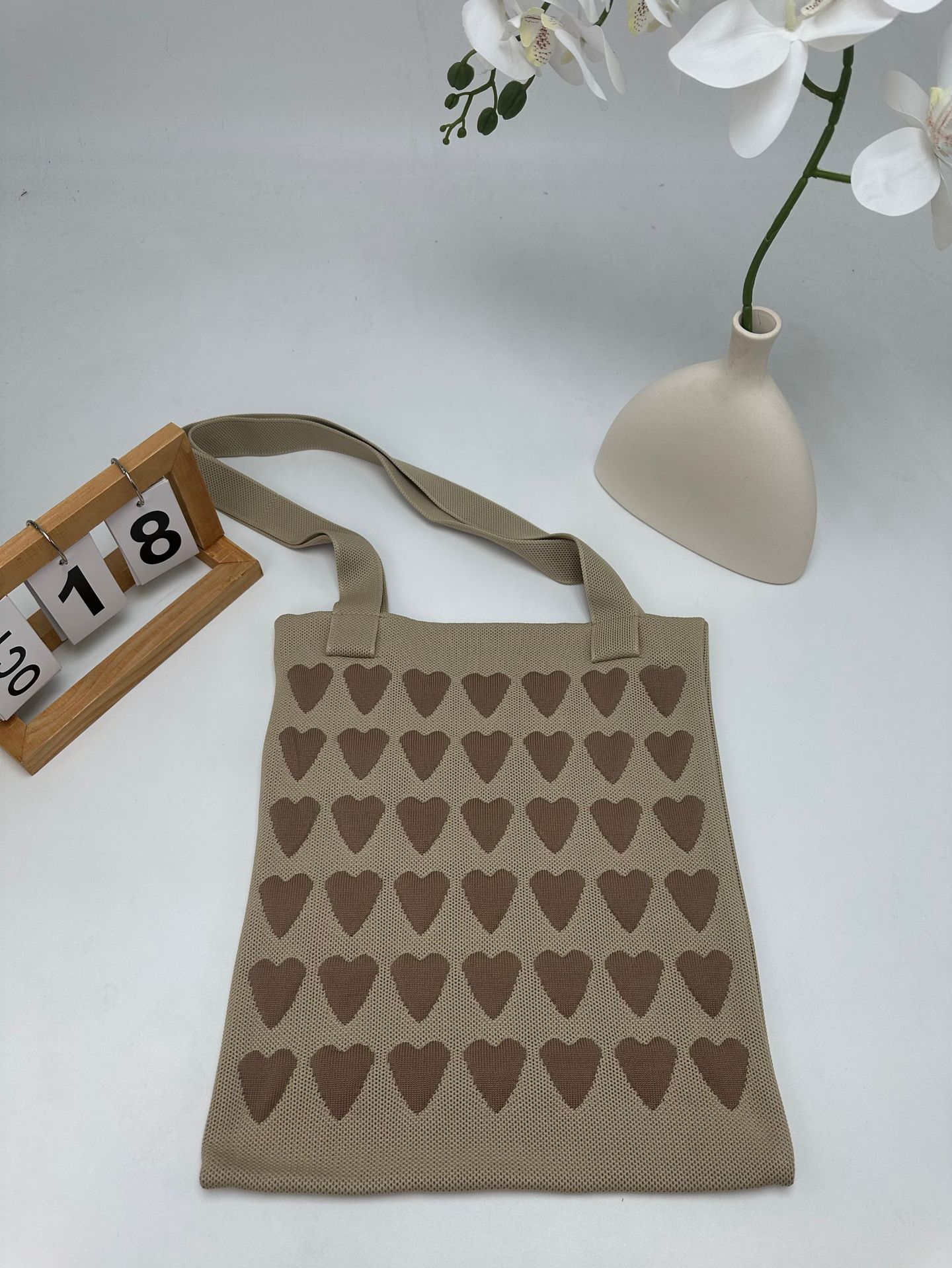 Heart Graphic Knit Large Capacity Shoulder Bag 10