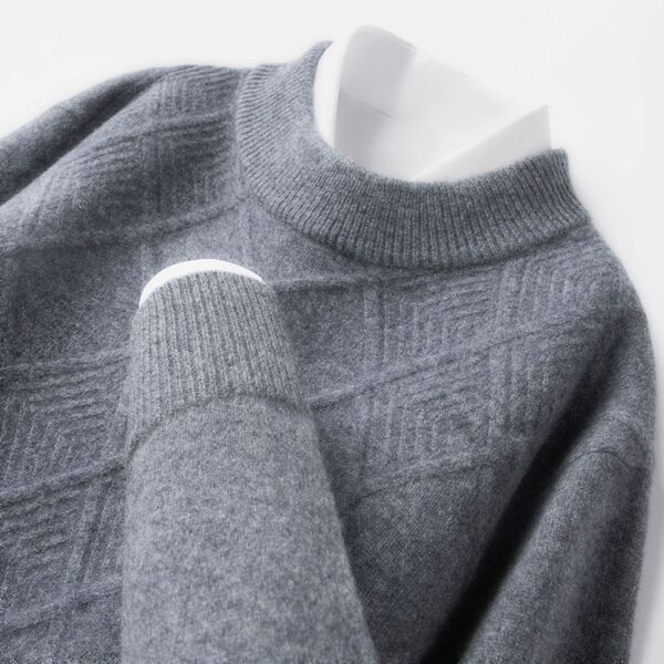 Demi-season woolen knitted sweater for leisure