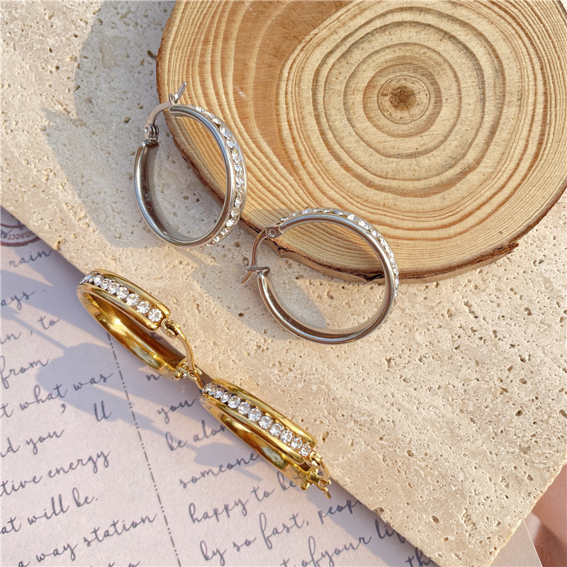 Fashion Round Stainless Steel Plating Rhinestones Earrings 1 Pair