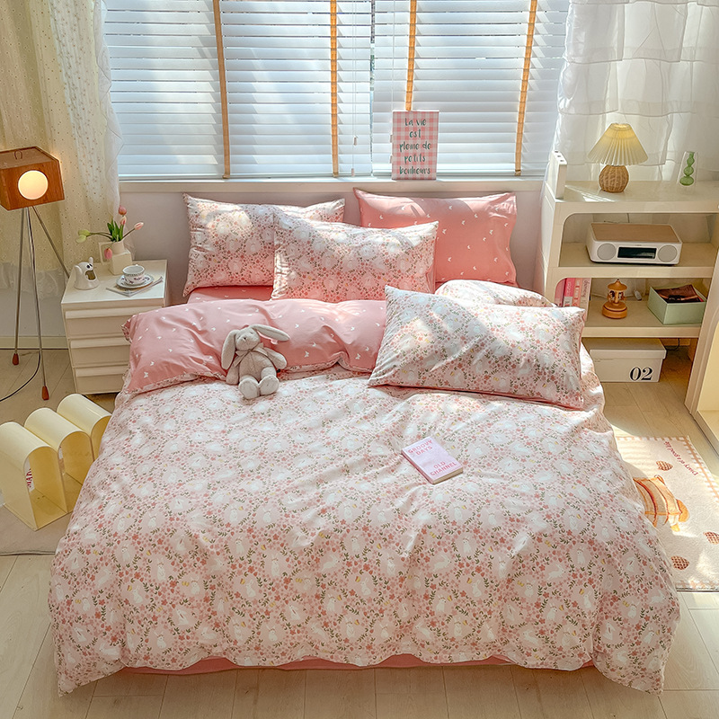Cuerpo de algodón de cuatro piezas de amor, cama de cama, cama de cama, dormitorio de estudiantes, ropa de cama de tres piezas.