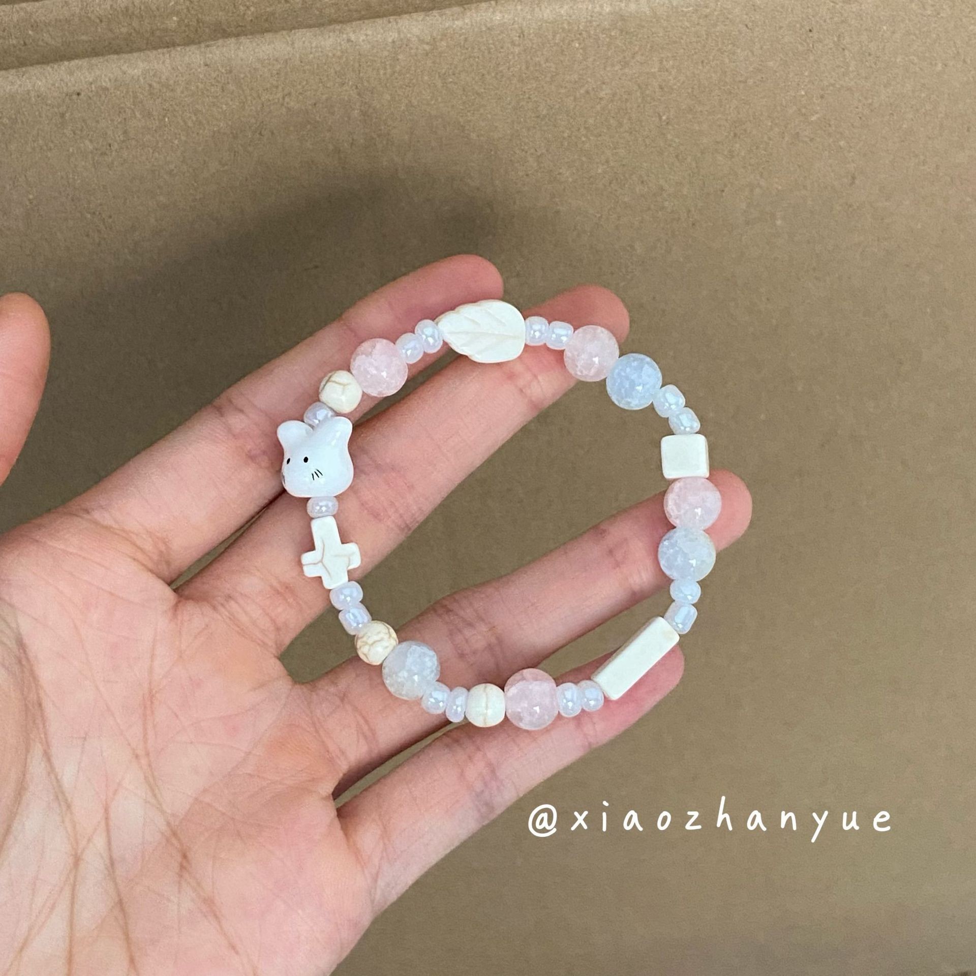 드래그 래빗 팔찌 (오프화이트)