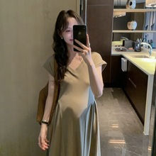 孕妇夏季时尚收腰显瘦V领短袖连衣裙2023新款法式气质高级感长裙