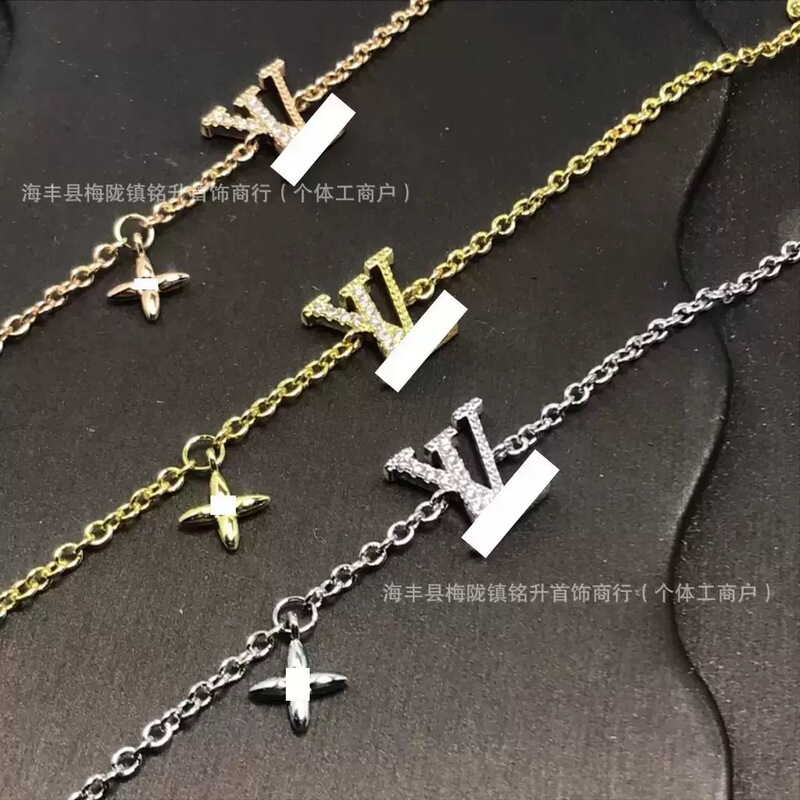 New Letter Pendant Star Bracelet for Women, Simple Colorful Crystal Pearl Light Luxury Full Diamond Pointed Flower Bracelet Trendy European and American Style