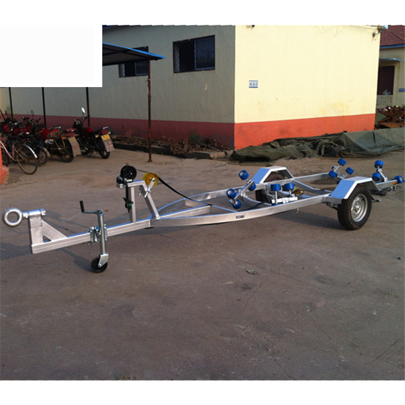 0.5吨船拖车 玻璃钢船挂车 游艇拖车 滚轮式 玻璃钢游艇