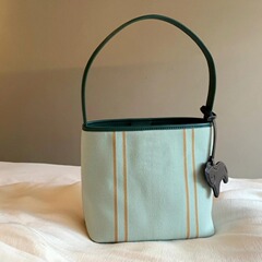 Large Capacity tote bag, 2024 new model, suitable for school, commuting, simple hand-held, stylish single shoulder or cross-body bag