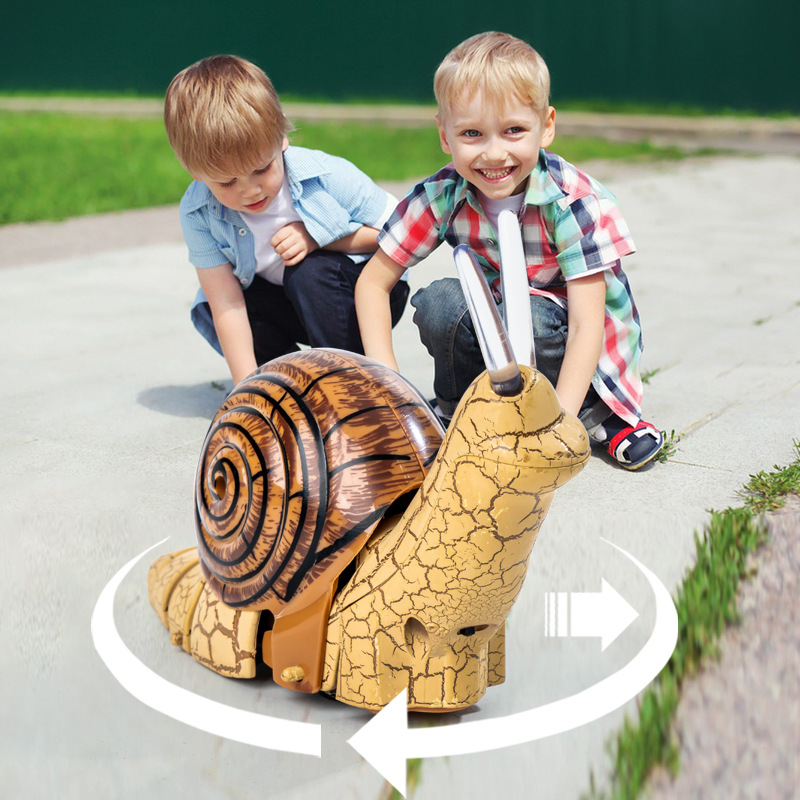 Realistic lightweight movable snails with light, toy, remote control, pet