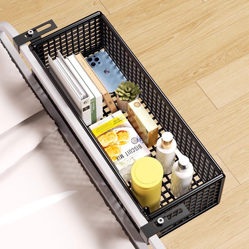 Rack de almacenamiento de cestas colgantes al lado de la cama con rack de almacenamiento de hierro forjado sin perforación de tipo colgante ajustable en la cama