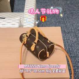 跨境Y头供货包包经典女士斜挎包单肩包腋下包爱心枕头经典 speedy