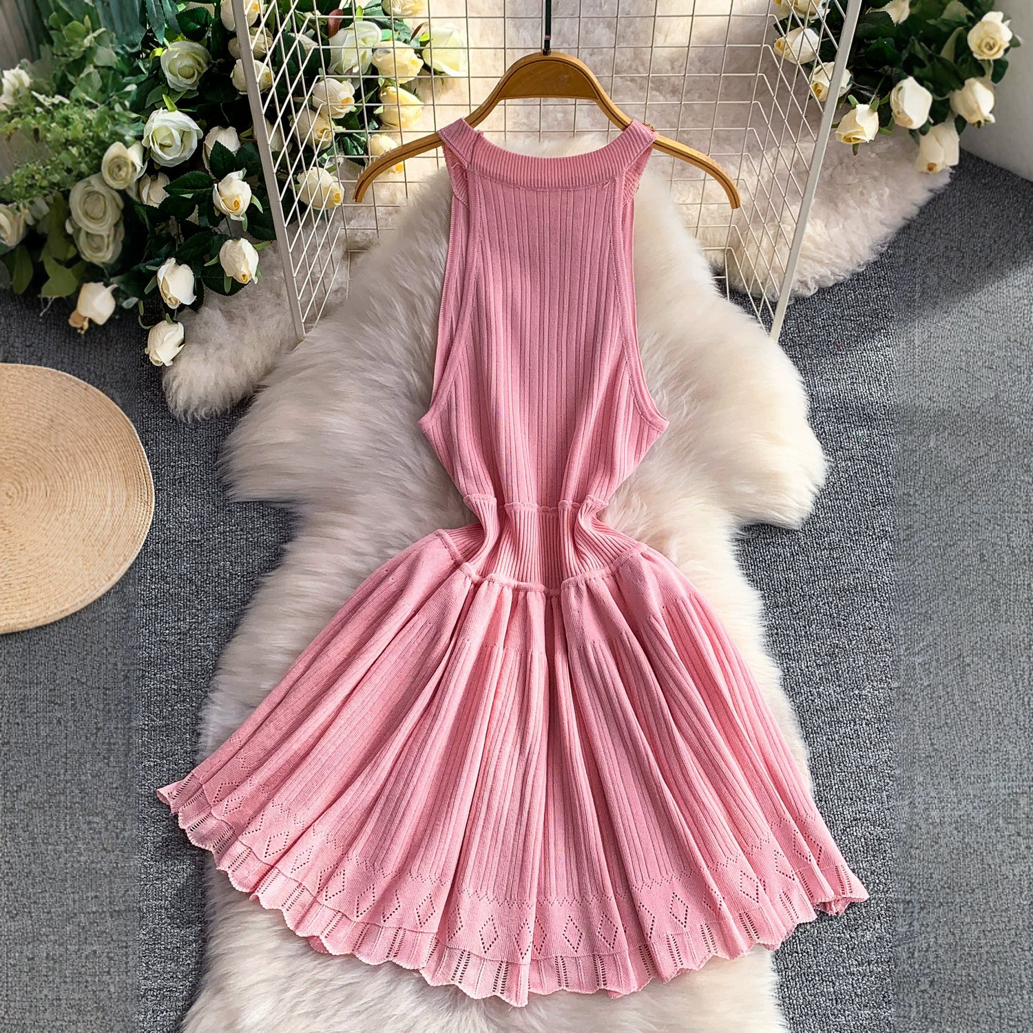 Elegant Sequined Halter Neck Dress For Women Slimming Flattering Summer Style Puffy Knitted Mini Skirt High End_ecoleips.com