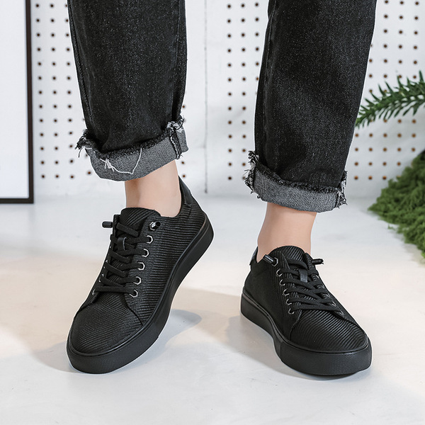 Low breathable summer sneakers with shoelaces for leisure platform