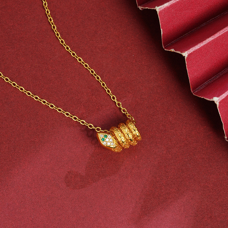 Nuevo colgante de oro de arena vietnamita de estilo chino, danza de la serpiente espiritual de marea nacional, colgante de diamantes simple, joyería chapada en oro de cobre de alta calidad femenina