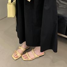 ��ʽ��ɫ����ЬŮ2025�¿��ļ��������^�ٴ�һ������ȹ��ƽ�כ�Ь