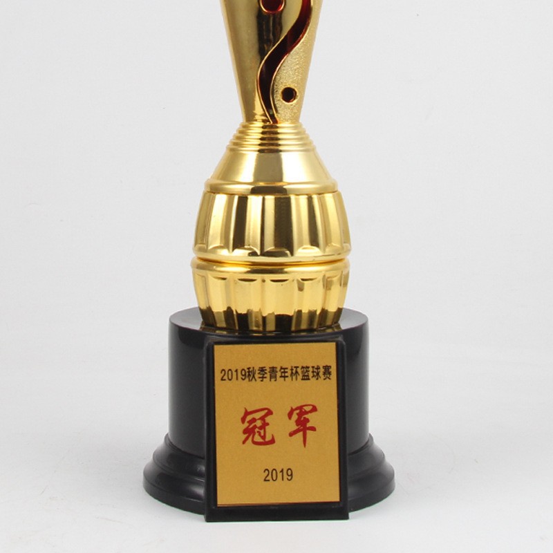 Trofeo de plástico nuevo deporte de alto nivel fútbol baloncesto bádminton tenis de mesa billar trofeo campeón de equipos