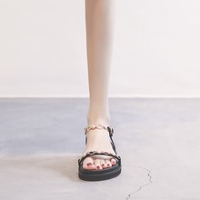 凉鞋女夏季2024年新款法式链式珍珠设计仙女风超火网红平底罗马鞋