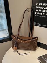 韩国小众腋下包包女2024新款潮复古手提通勤包简约大容量单肩包中