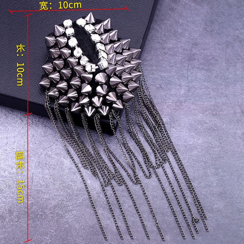 Черный пистолет с дрелью