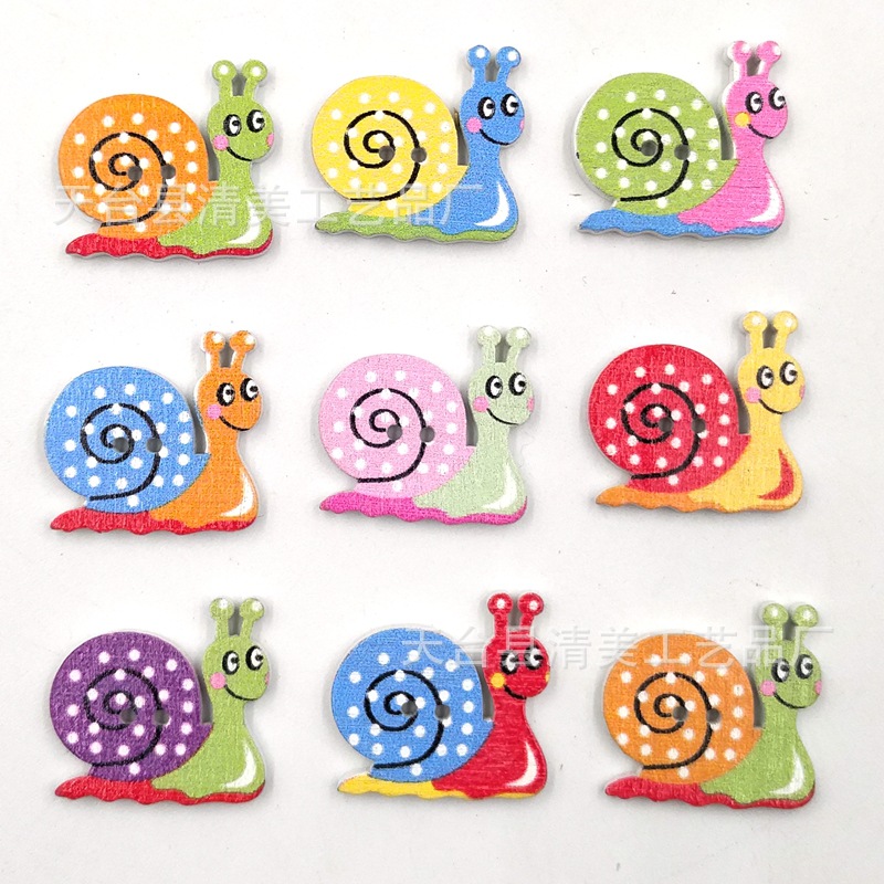 Caracol de color de dibujos animados al por mayor de madera con fondo blanco botones impresos insectos pintados botones de madera 50 piezas por paquete
