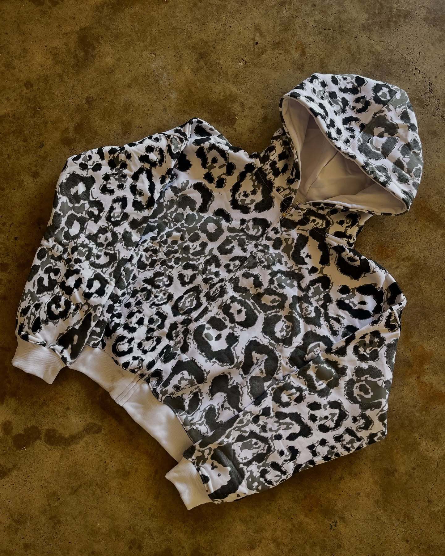 Y2K Animal Print Zip-Up Hoodie – Unisex Streetwear Jacket With 3D Embossed Design | Retro Futurism & Hip-Hop Fashion_viptrois.com