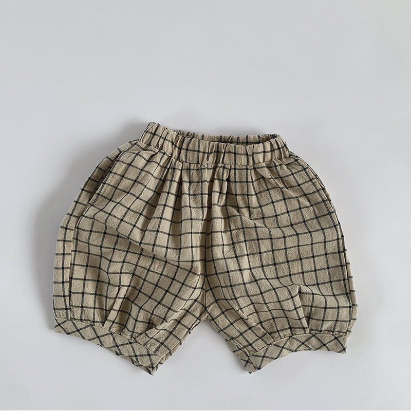 Pantalones cortos de algodón y lino para niños pantalones cortos de verano estilo coreano Delgado pantalones casuales a cuadros sueltos pantalones intermedios para niños pantalones de bebé quinto ropa para niños
