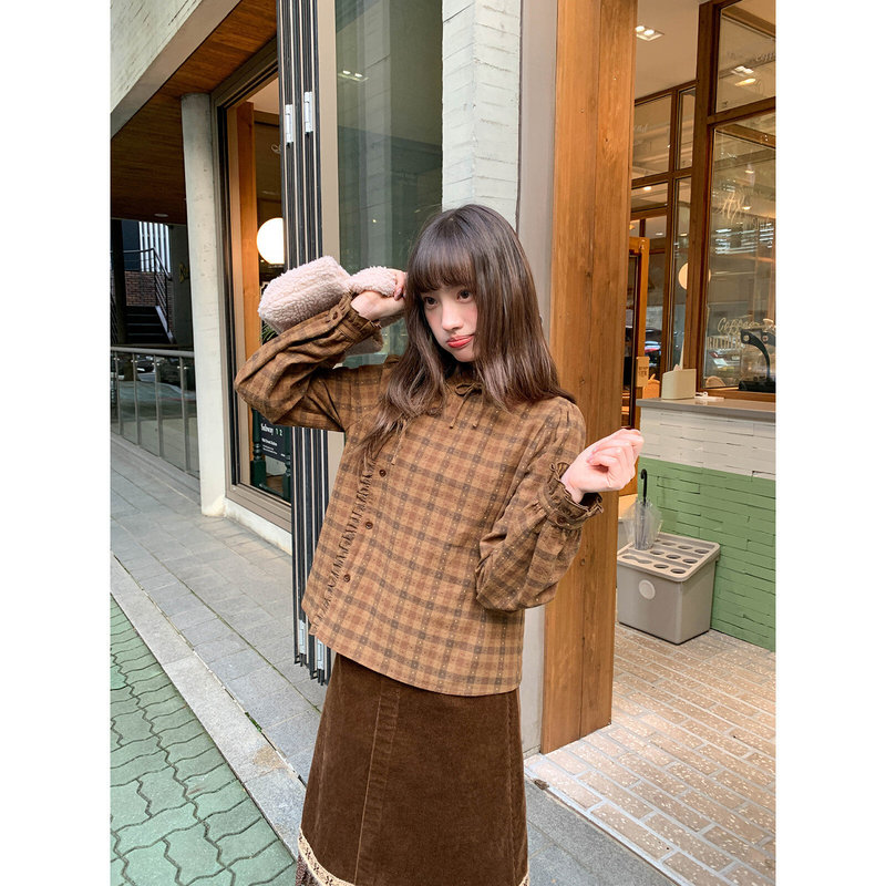 Chinese-style diagonal placket tie-up plaid shirt for women, spring and autumn vintage casual blouse with a unique design Chinese-style diagonal placket tie-up plaid shirt for women, spring and autumn vintage casual blouse with a unique design