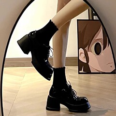 黒い厚い底の小さい靴の女性の夏は太くて、メアリー珍の靴のビスケットの丸い頭のハイヒールの1足を高くします。